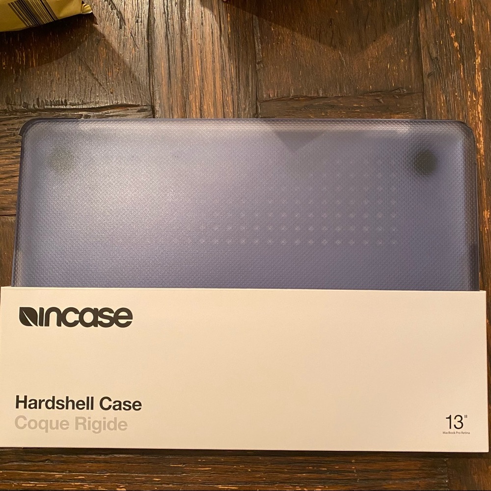 In case MacBook Pro 13 inch Dots Hardshell